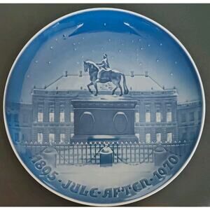 1895-1970 B & G Bing & Grondahl Christmas Plate 8000 of 9170 Amatienborg Jubilee